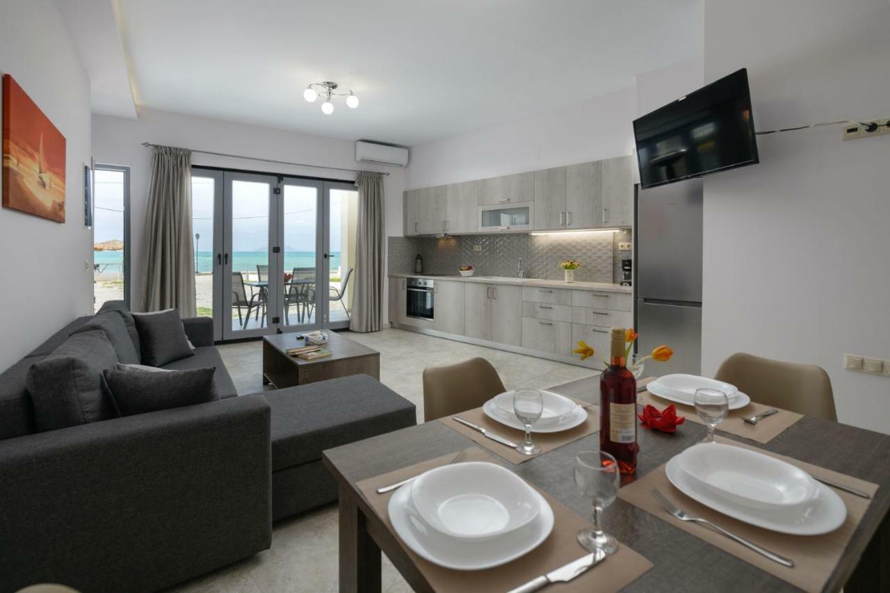 Coral Sea Apartment Kokkinos Pyrgos Eksteriør bilde