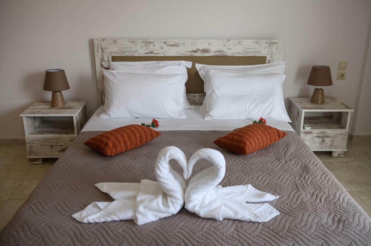 Coral Sea Apartment Kokkinos Pyrgos Eksteriør bilde