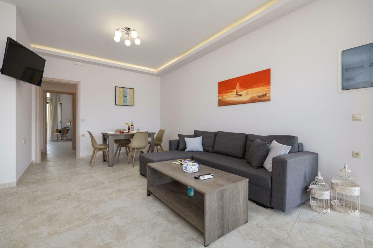 Coral Sea Apartment Kokkinos Pyrgos Eksteriør bilde