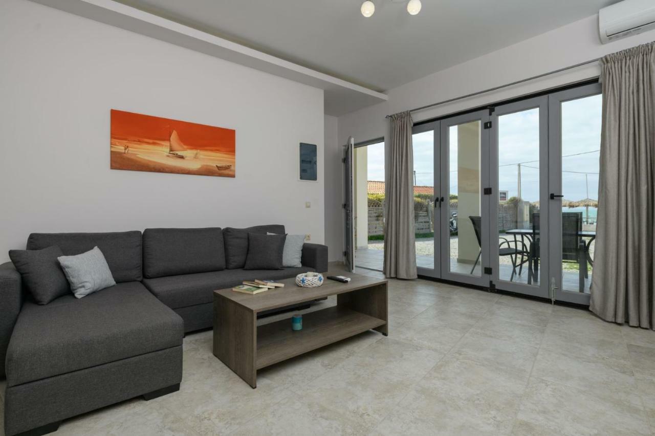 Coral Sea Apartment Kokkinos Pyrgos Eksteriør bilde